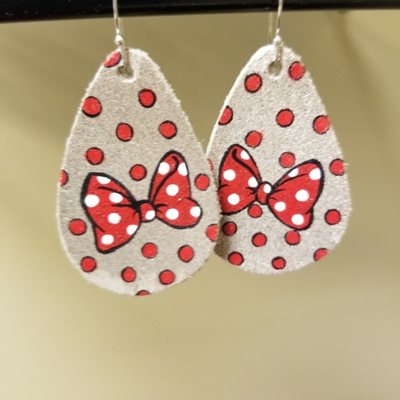 Hand Painted Leather Bow and Dot Earrings!! - Picture 5 of 5